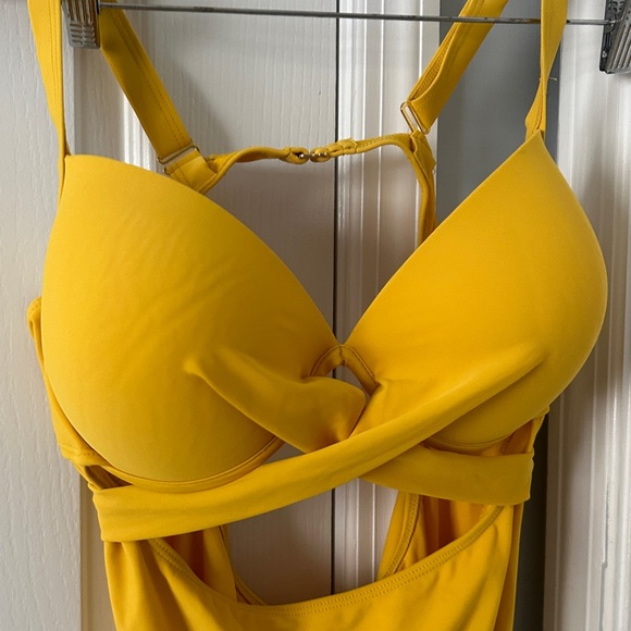 BEACH JOY - YELLOW ONE PIECE SWIMSUIT - Picture 3 of 6